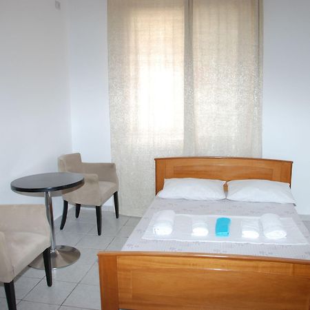 Casa Mia Hotel Sarande Bagian luar foto